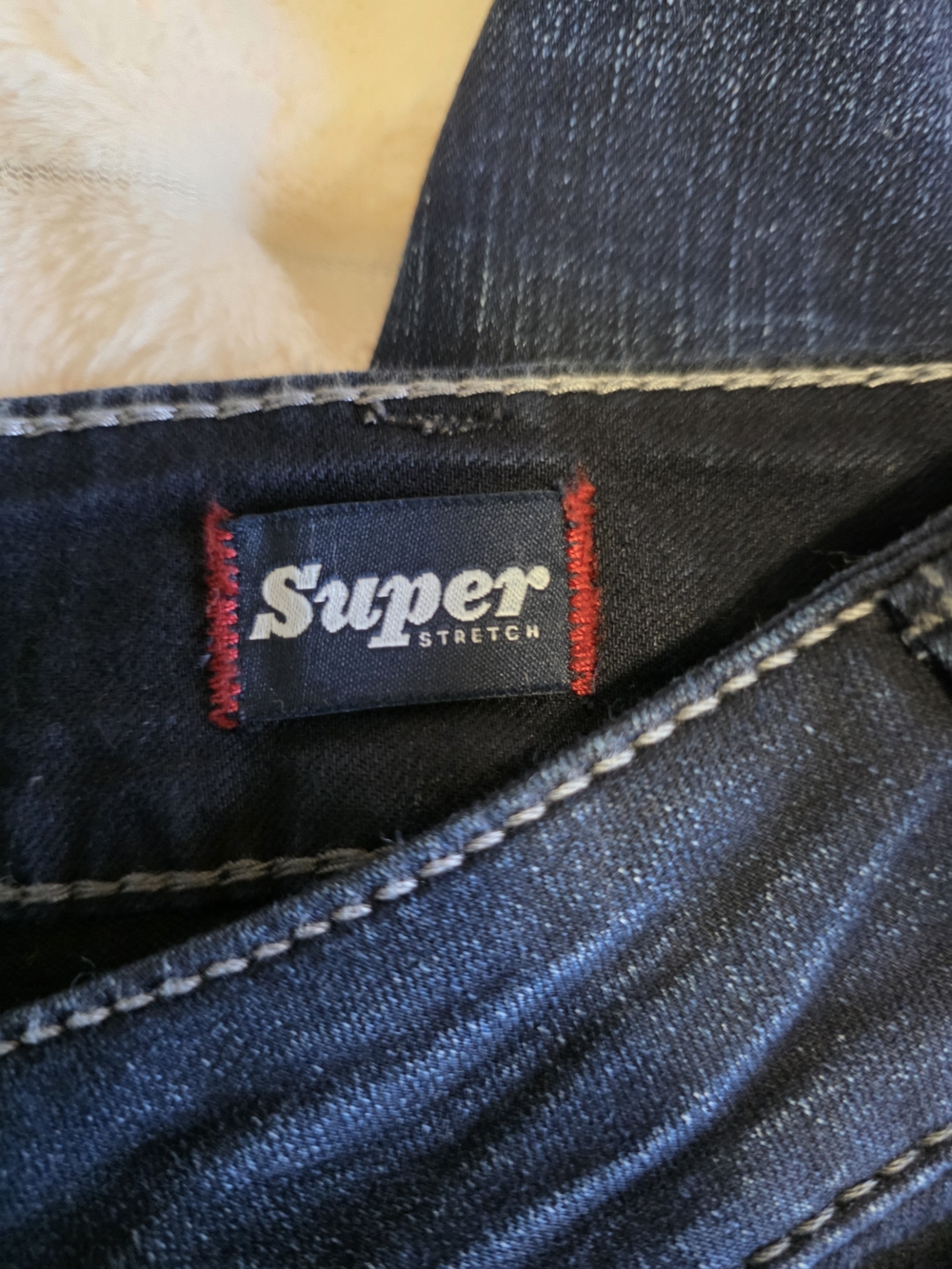 Silver Jeans Dark Blue Embroidered Back Pocket Jeans - Picture 13 of 16